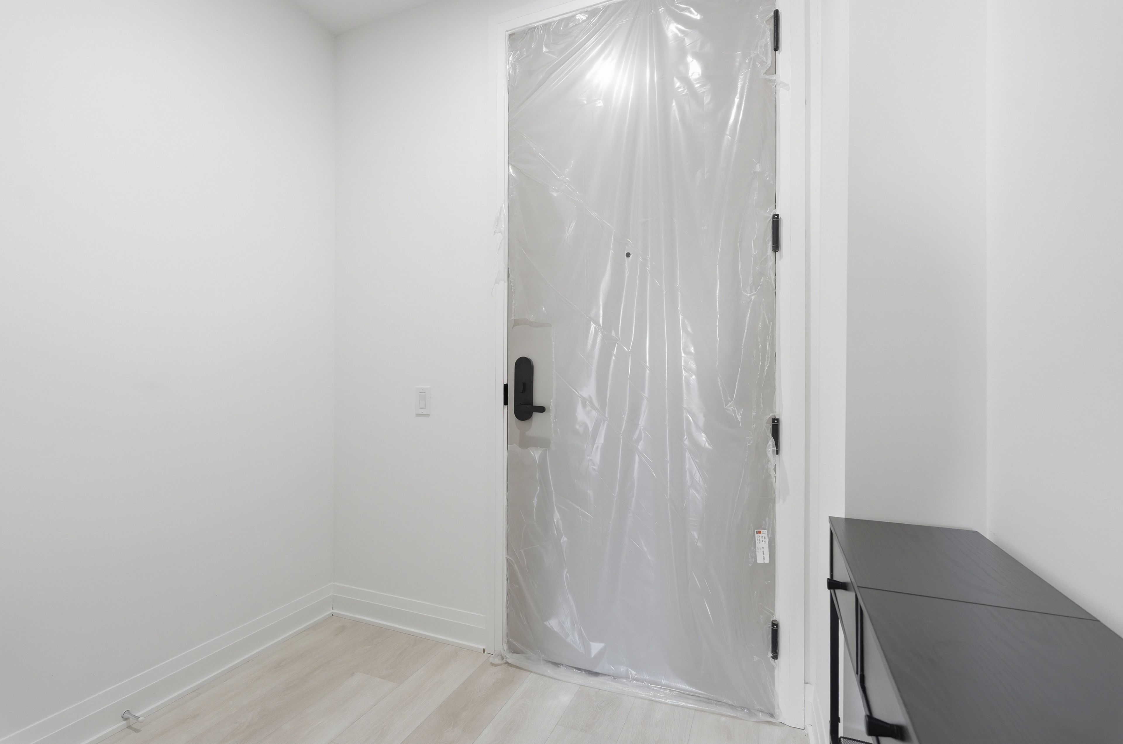 25 Frederick Todd Way 212, Toronto, On M4g 0c9