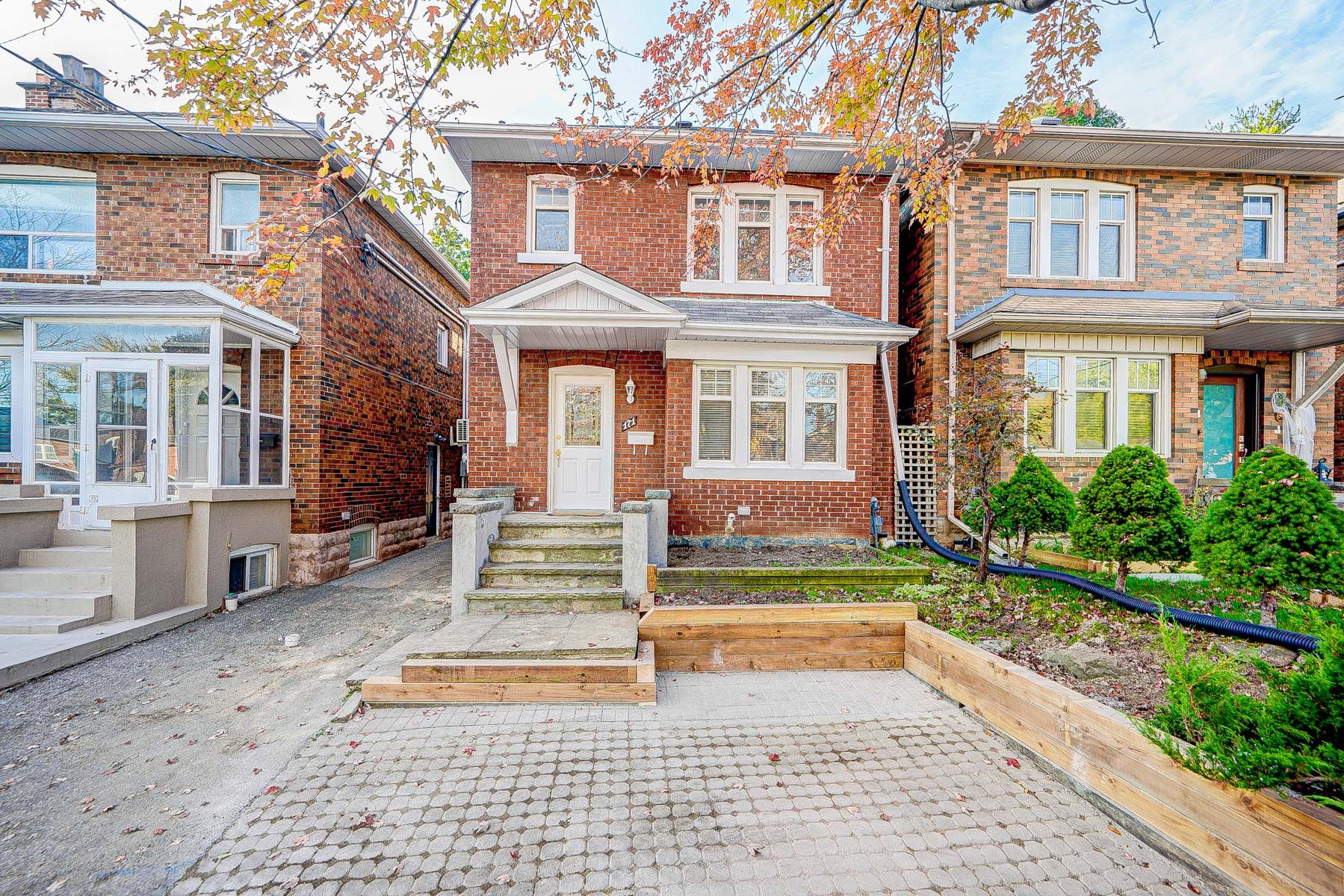 171 Lawrence Avenue W Basemt, Toronto, On M5m 1a9