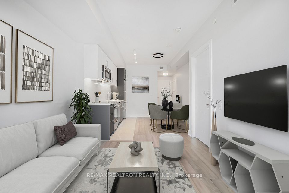 2525 Bathurst Street 1111, Toronto, On M6b 2y9