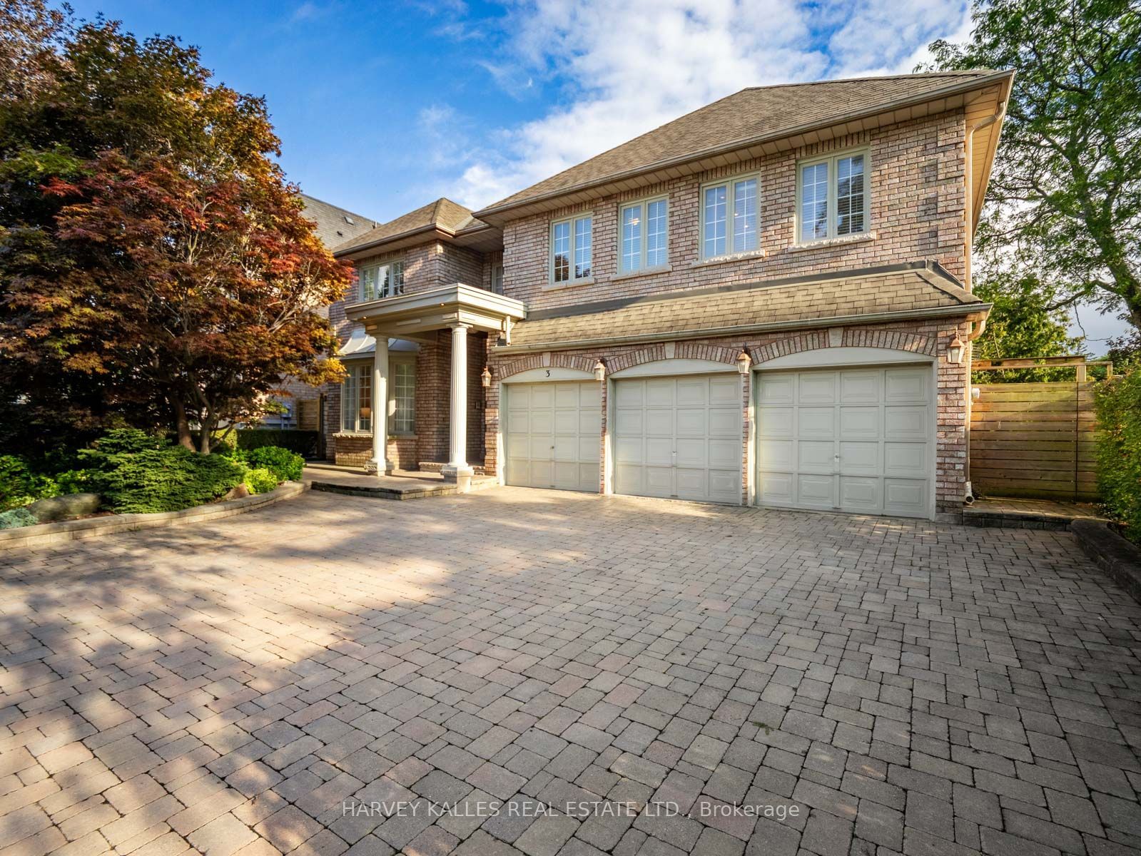 3 Cicada Court, Toronto, On M3b 1g4