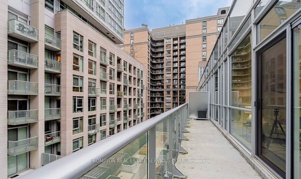 30 Nelson Street 407, Toronto, On M5v 0h5