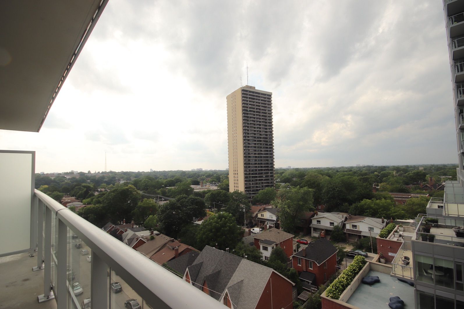 33 Helendale Avenue 722, Toronto, On M4r 0a4