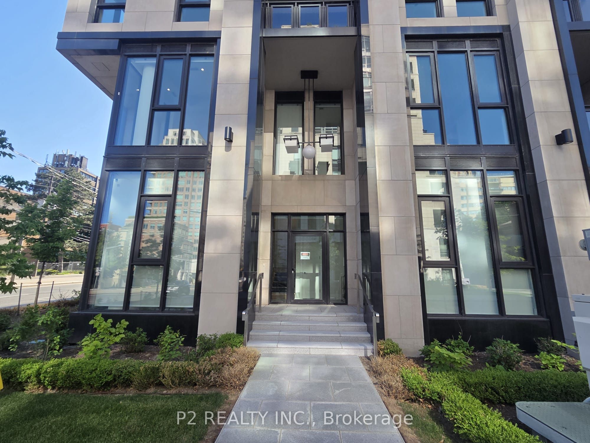 2 Forest Hill Road 204, Toronto, On M4v 2l3