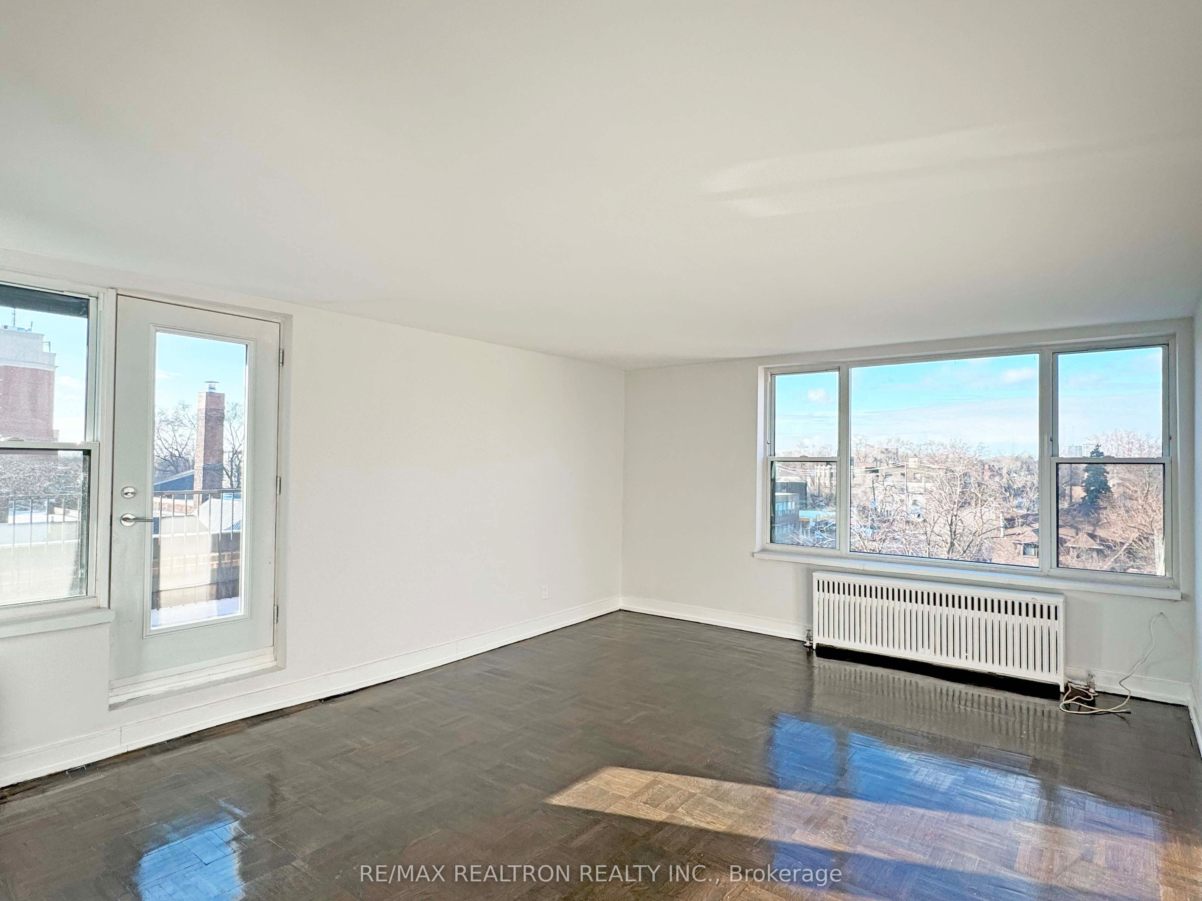 1545 Bathurst Street 510, Toronto, On M5p 3h6