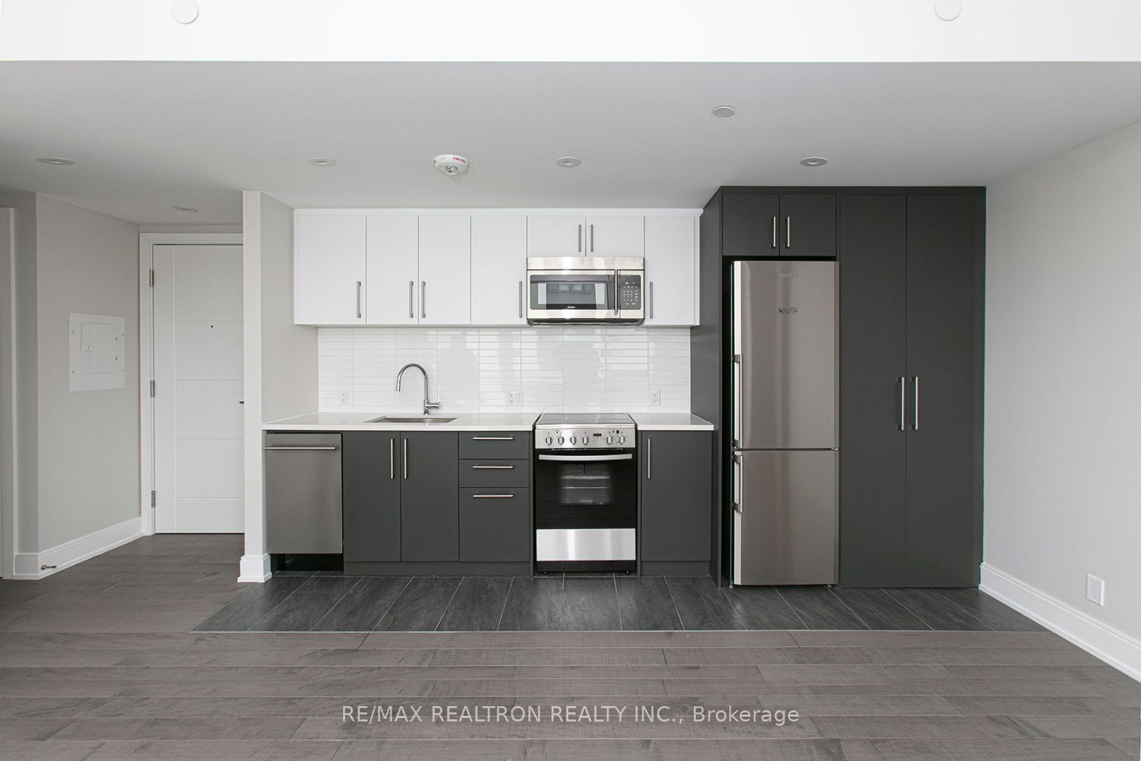 11 Walmer Road 304, Toronto, On M5r 2w9