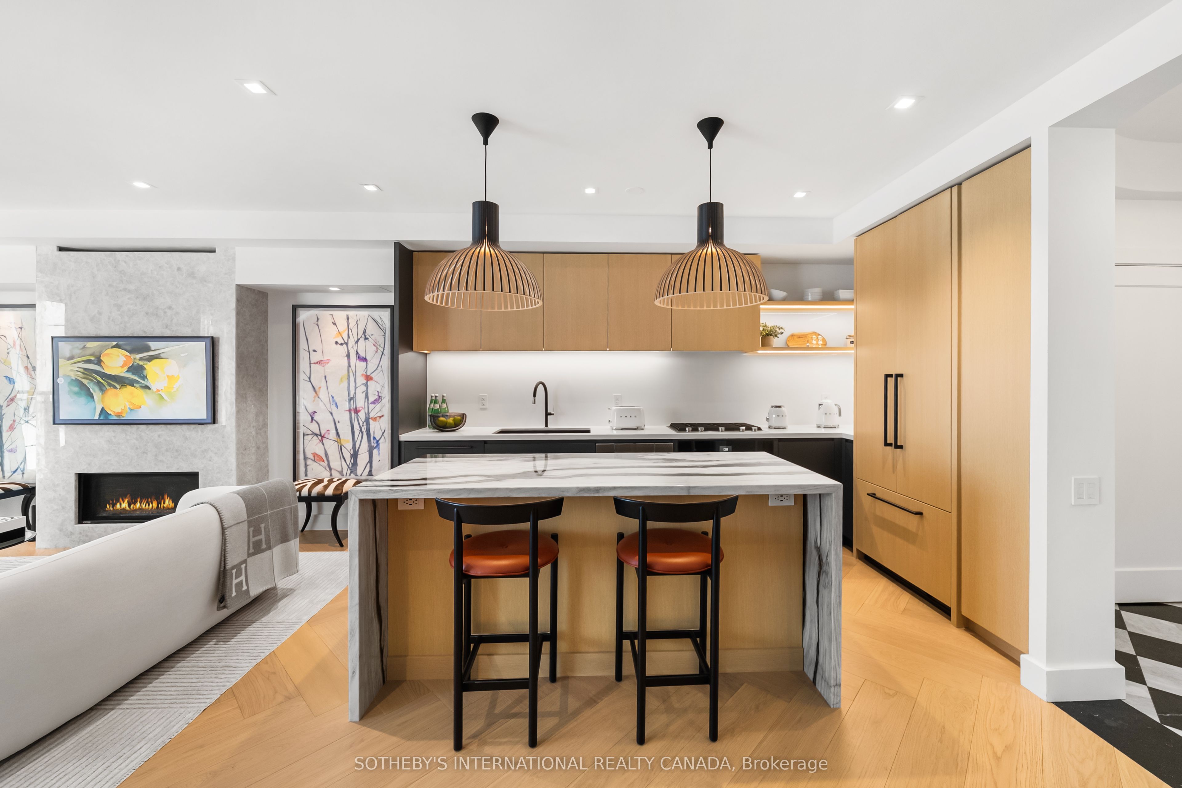 20 Scrivener Square 716, Toronto, On M4w 3x9