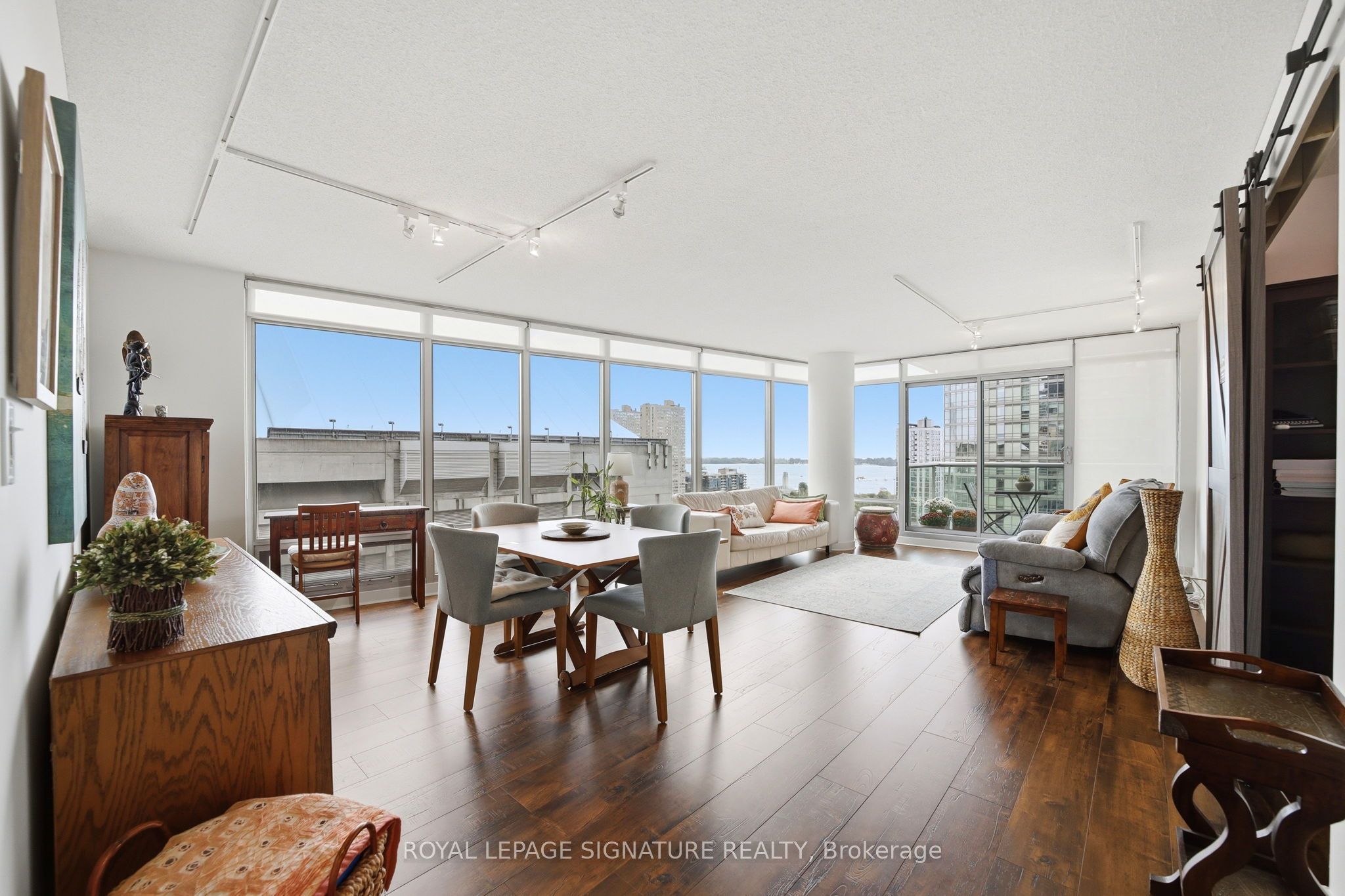 81 Navy Wharf Court 1703, Toronto, On M5v 3s2