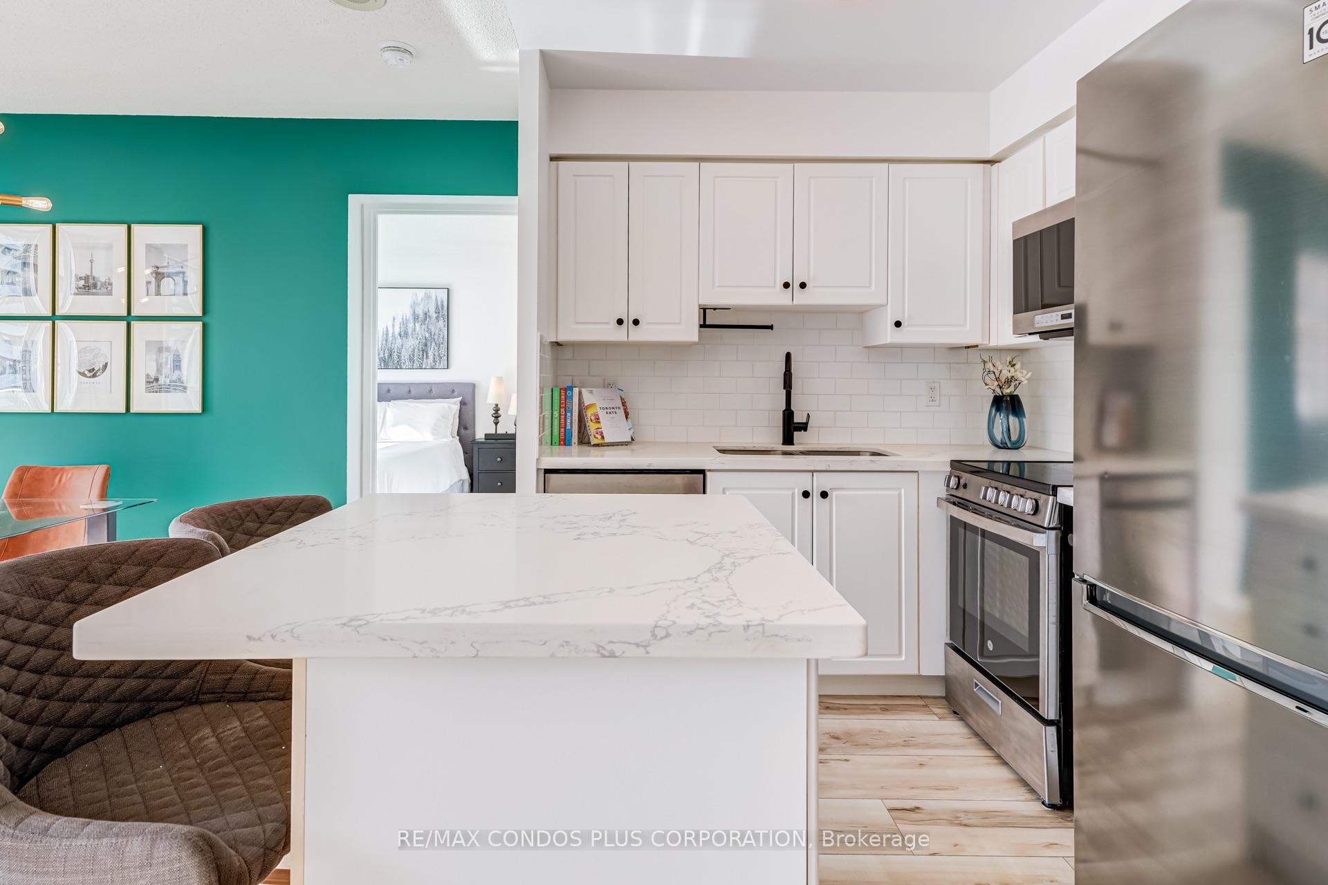 43 Eglinton Avenue E 1901, Toronto, On M4p 1a5