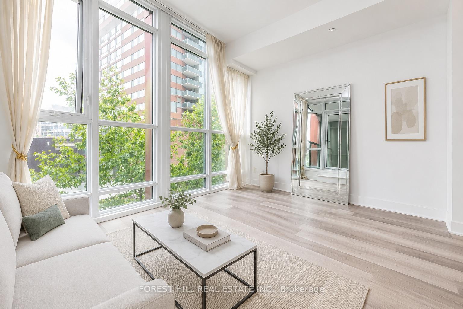 32 Davenport Road 306, Toronto, On M5r 0b5
