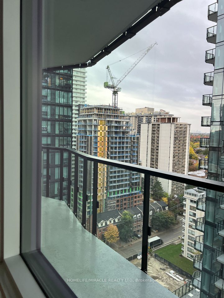 110 Broadway Avenue 1706, Toronto, On M4p 1v7
