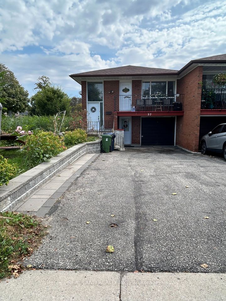 37 Pawnee Avenue, Toronto, On M2h 3c6