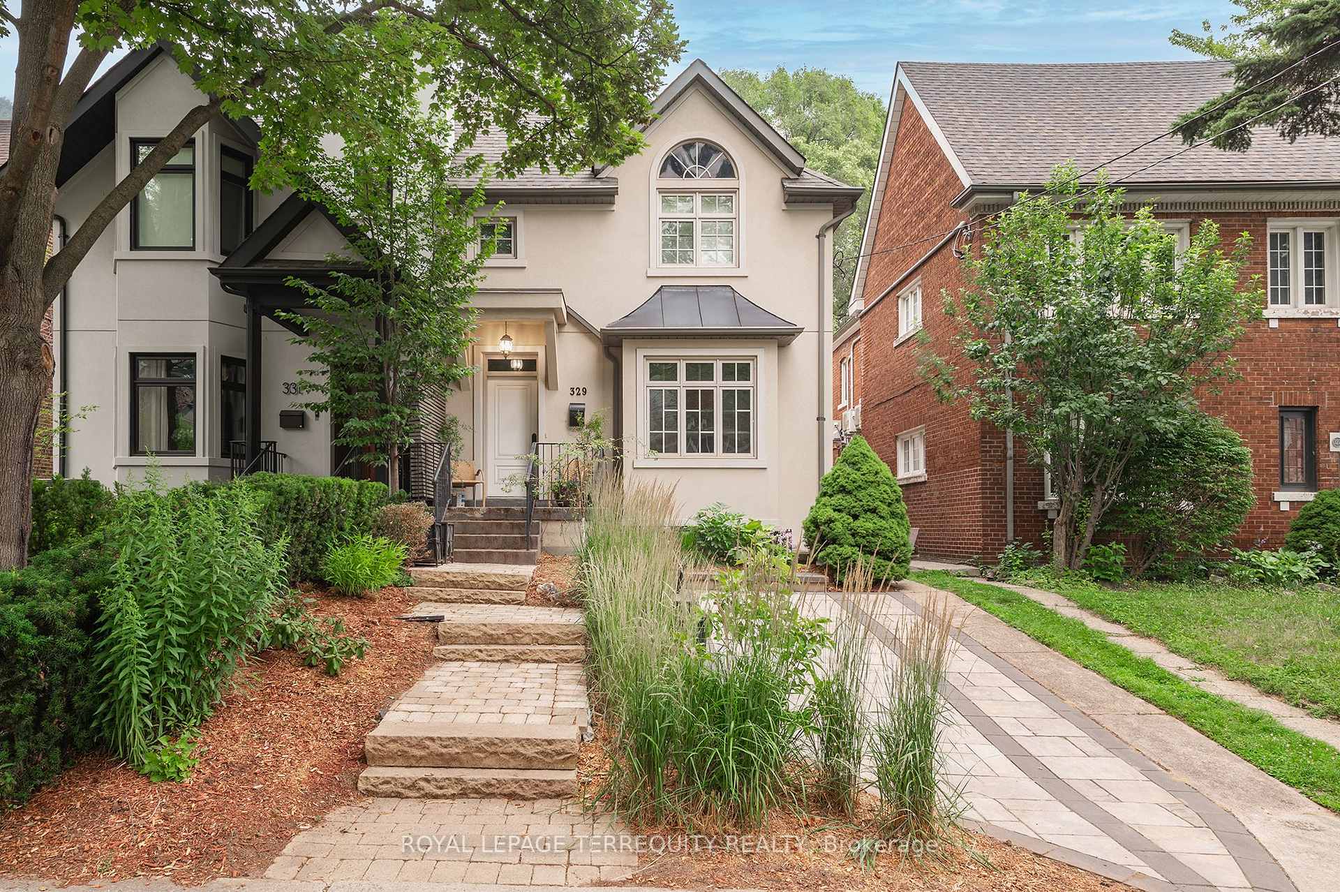 329 Walmer Road, Toronto, On M5r 2y3