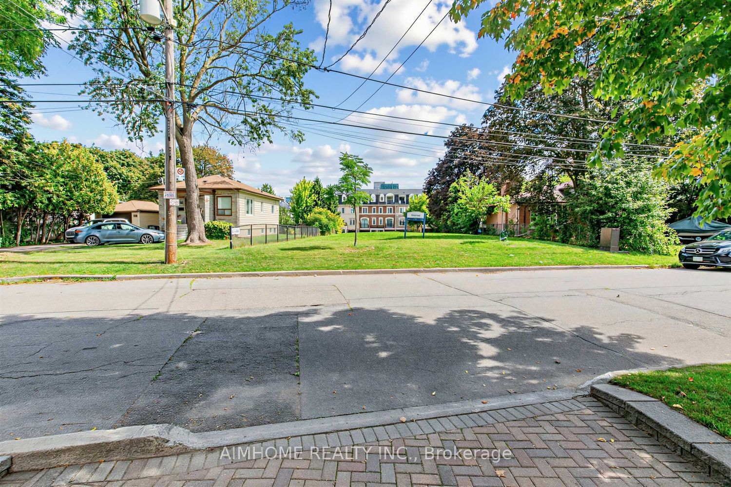 16 Carney Road, Toronto, On M2m 1t2
