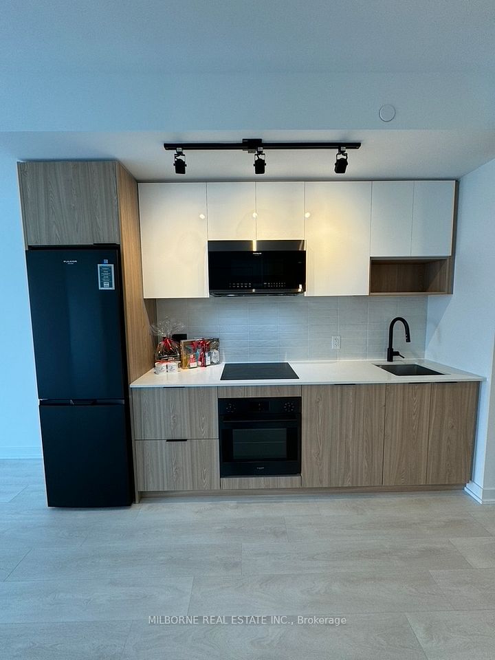 5 Defries Street 1408, Toronto, On M5a 0w7
