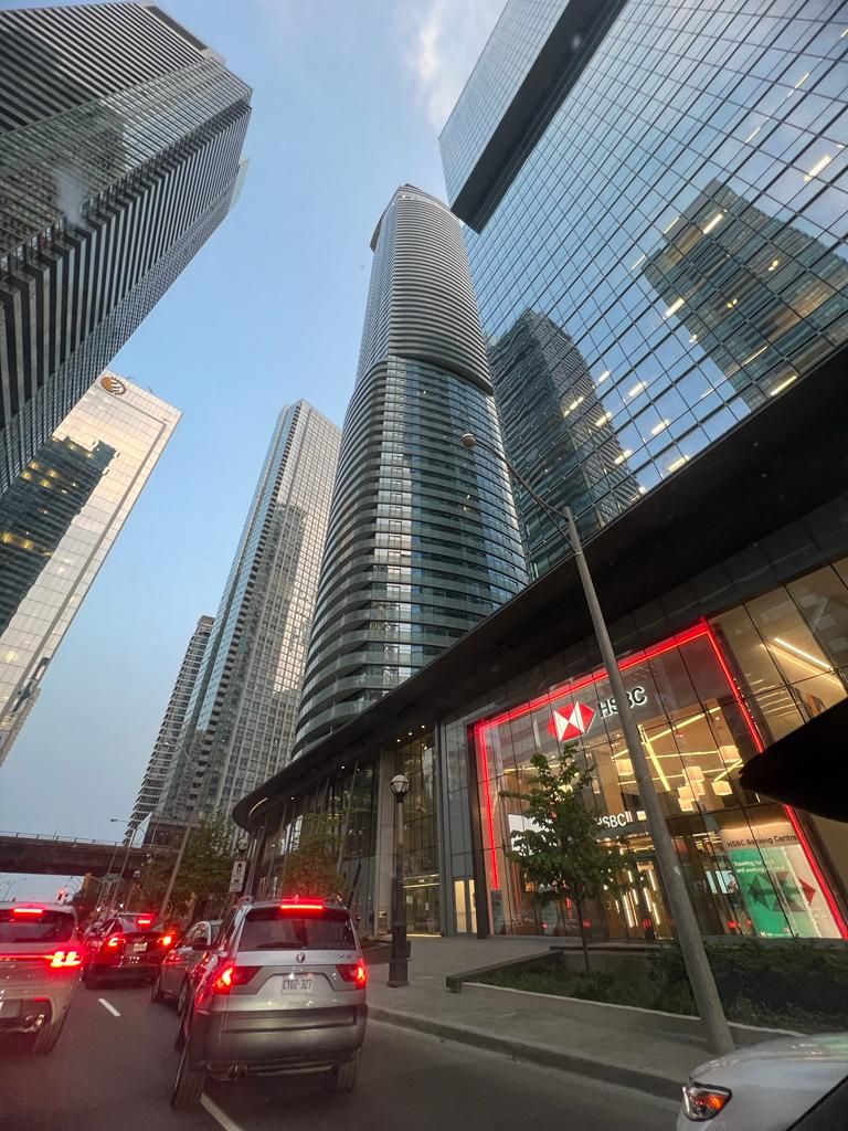 14 York Street 6709, Toronto, On M5j 0b1