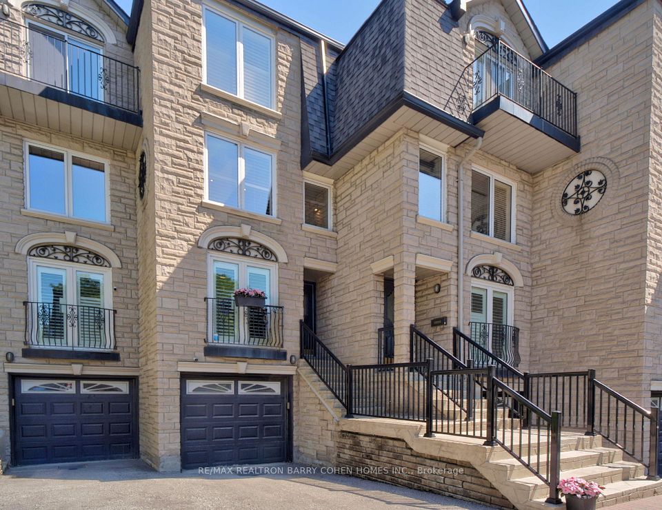 21 Birchbank Lane, Toronto, On M3b 2y2