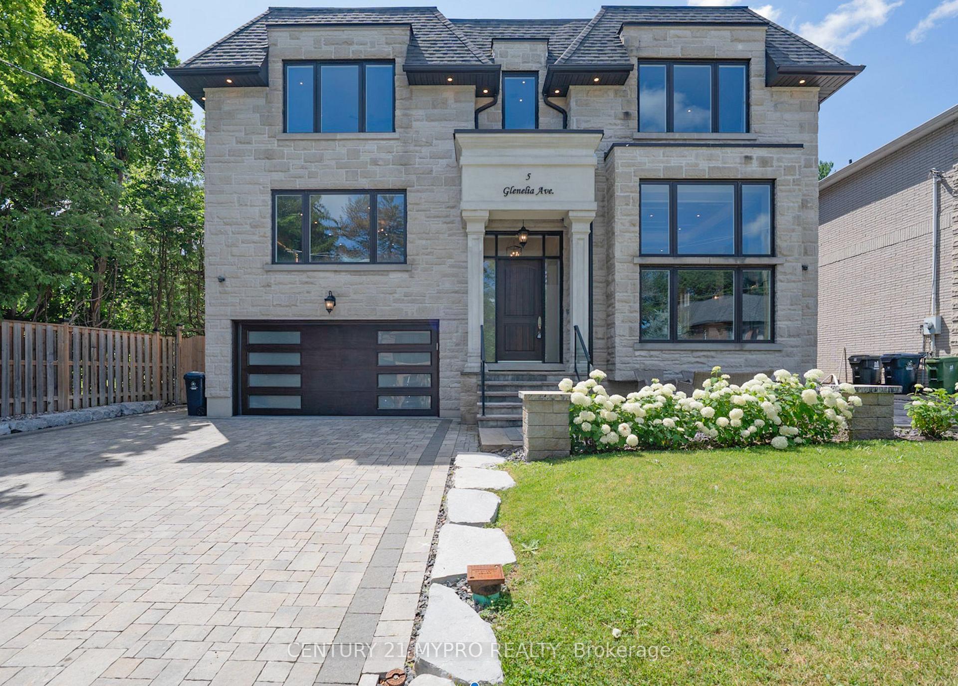 5 Glenelia Avenue, Toronto, On M2m 2k6