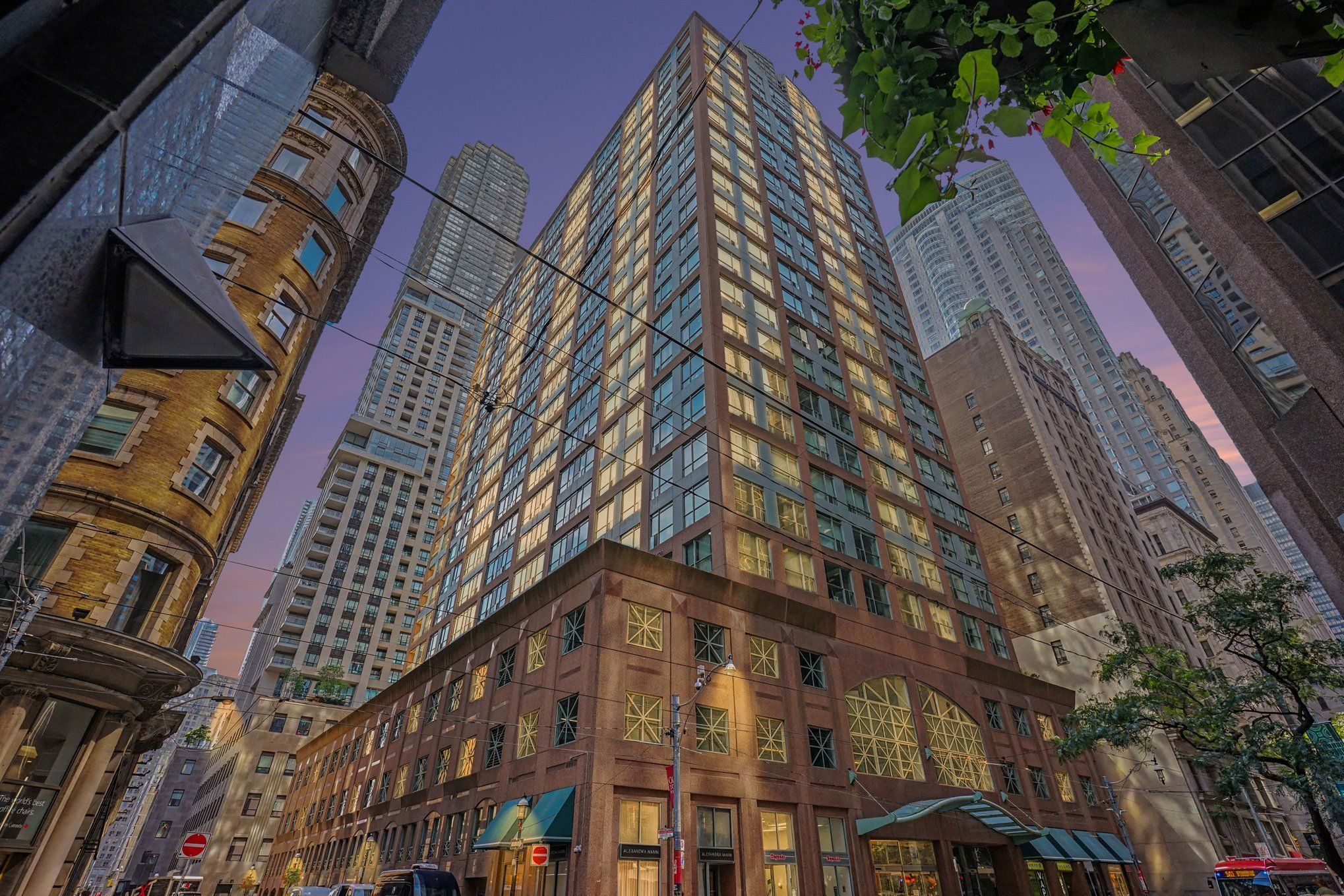 7 King Street E 1814, Toronto, On M5c 3c5
