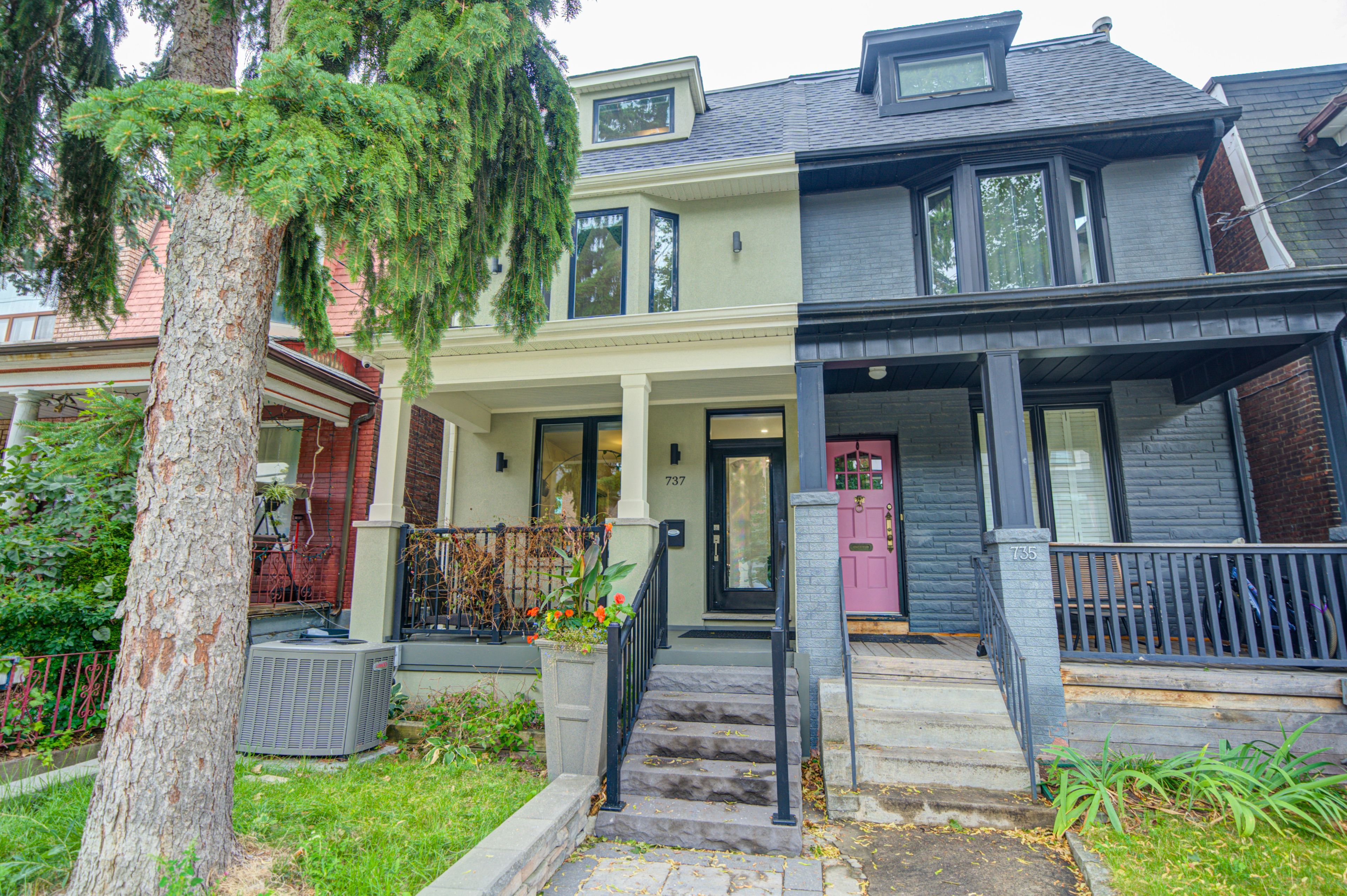 737 Shaw Street, Toronto, On M6g 3l8