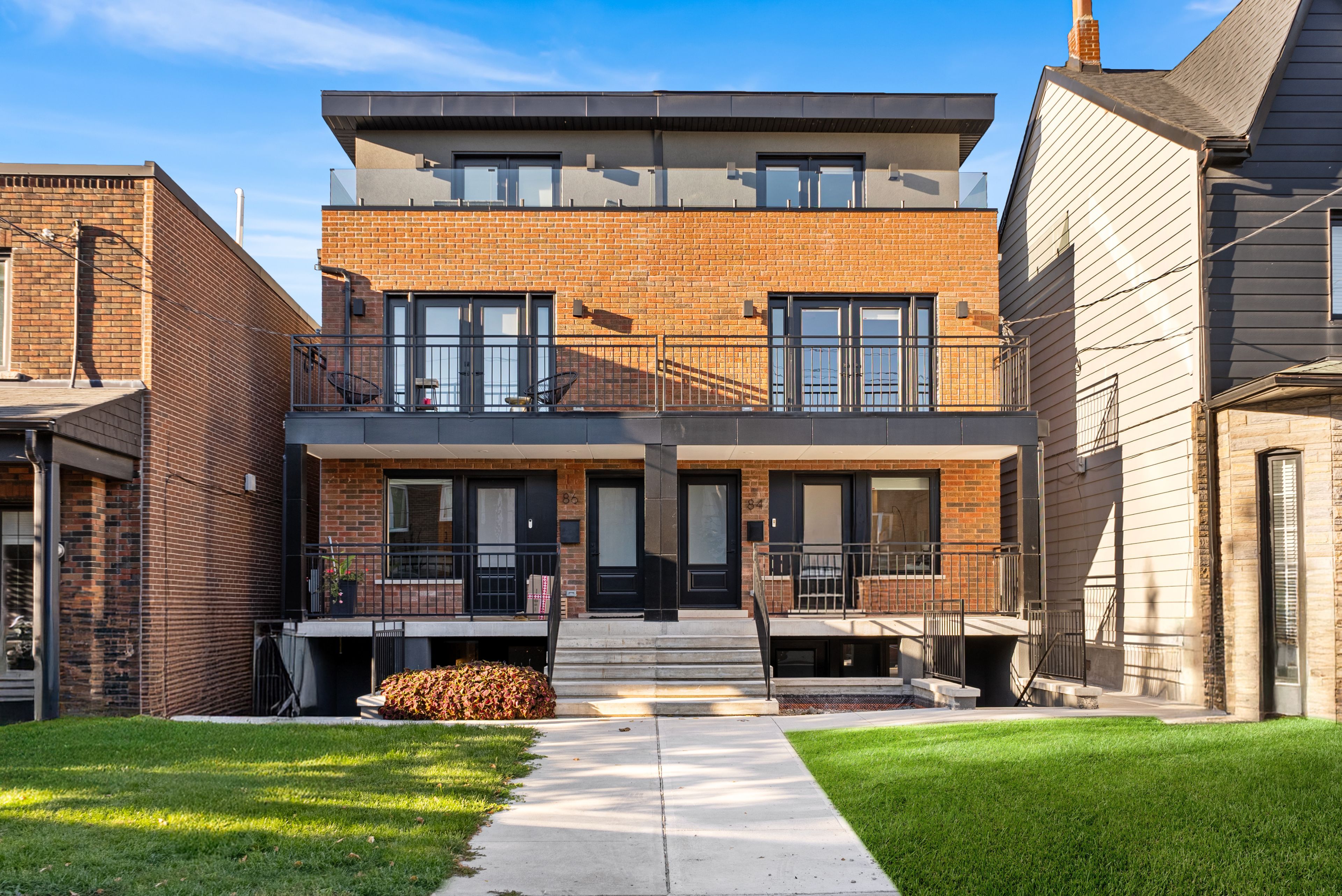 84 Argyle Street Unit 1, Toronto, On M6j 1n9