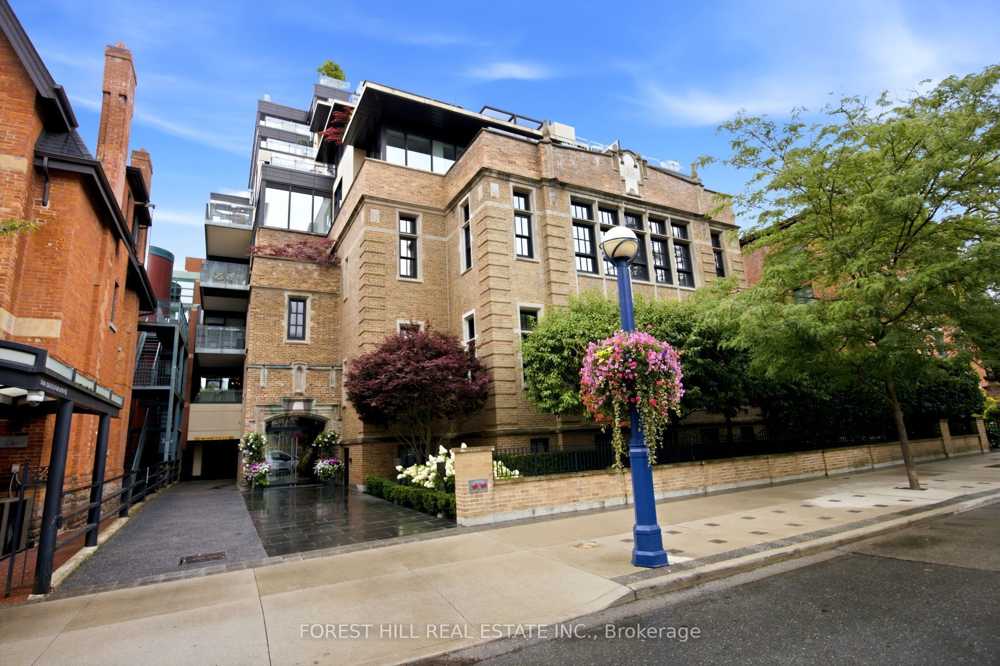 36 Hazelton Avenue 4c, Toronto, On M5r 2e2