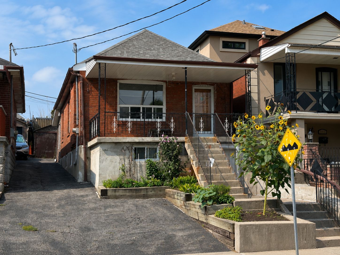 442 Northcliffe Boulevard, Toronto, On M6e 3l2