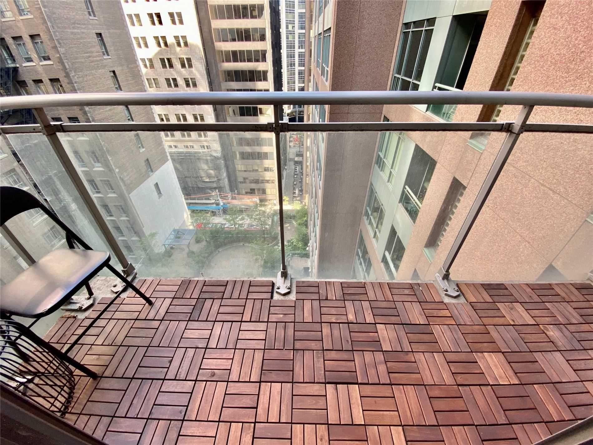 8 Colborne Street 1702, Toronto, On M5e 1e1