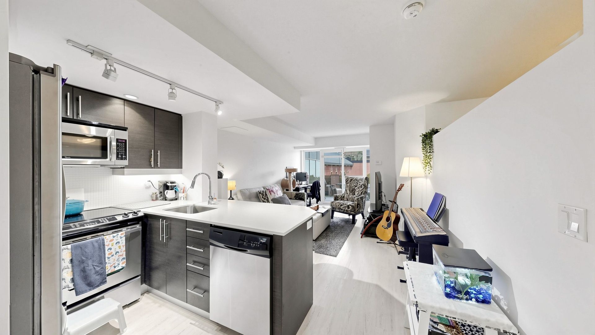 65 East Liberty Street 414, Toronto, On M6k 3r2
