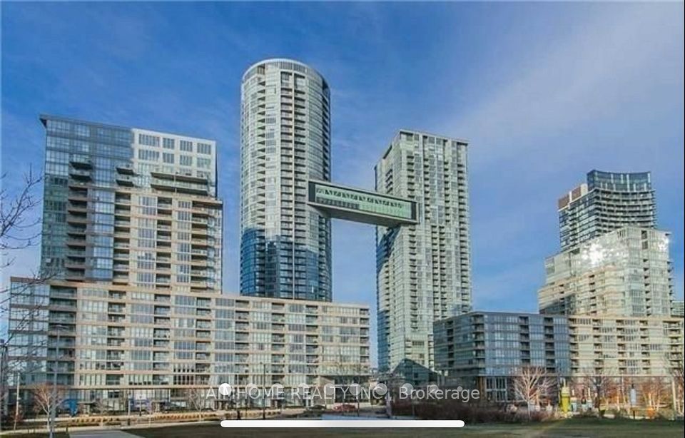 15 Iceboat Terrace 2206, Toronto, On M5v 4a5