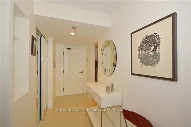 15 Maitland Place 1912, Toronto, On M4y 2x3