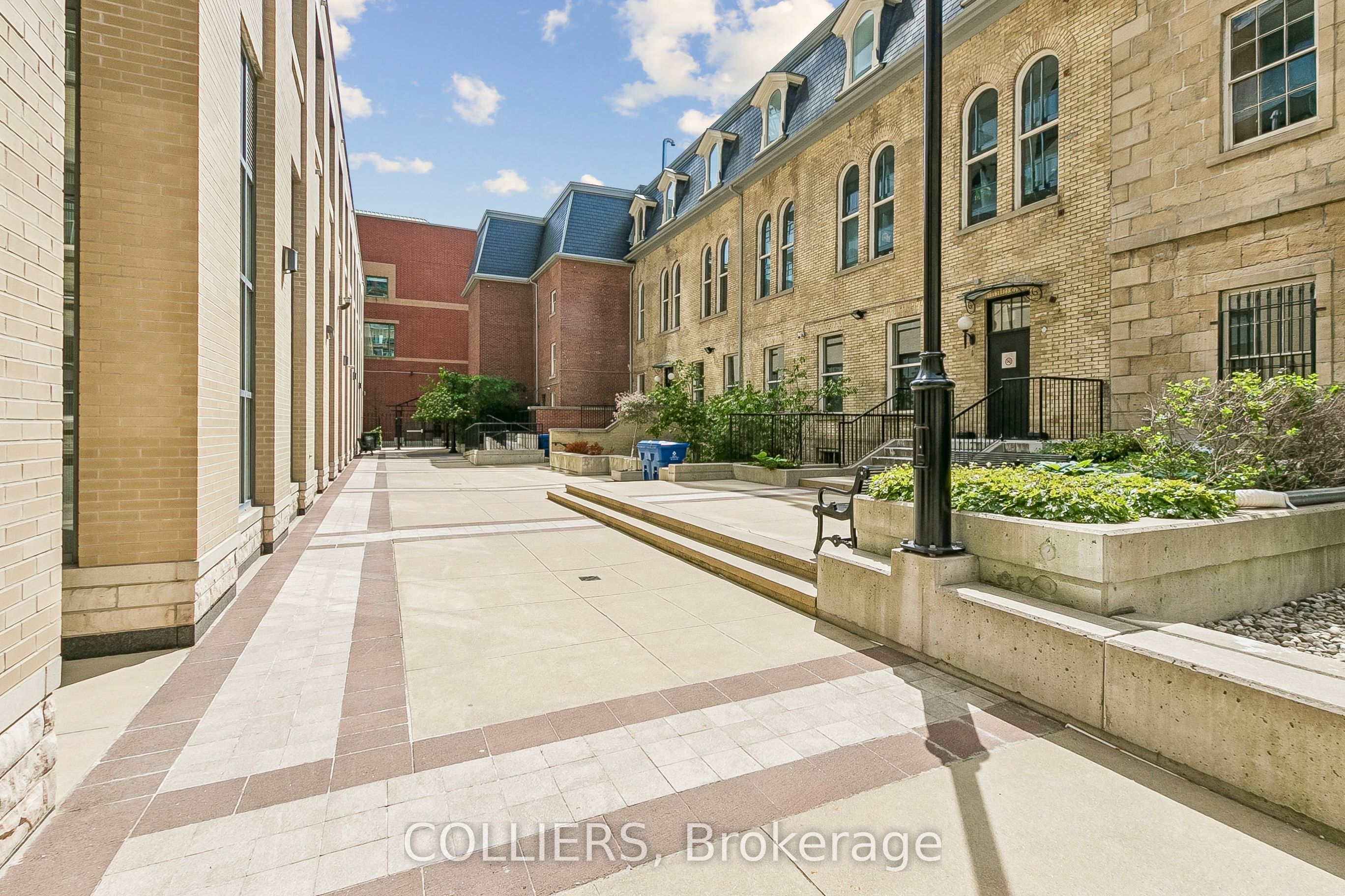 256 Adelaide Street E 101, Toronto, On M5a 1n1