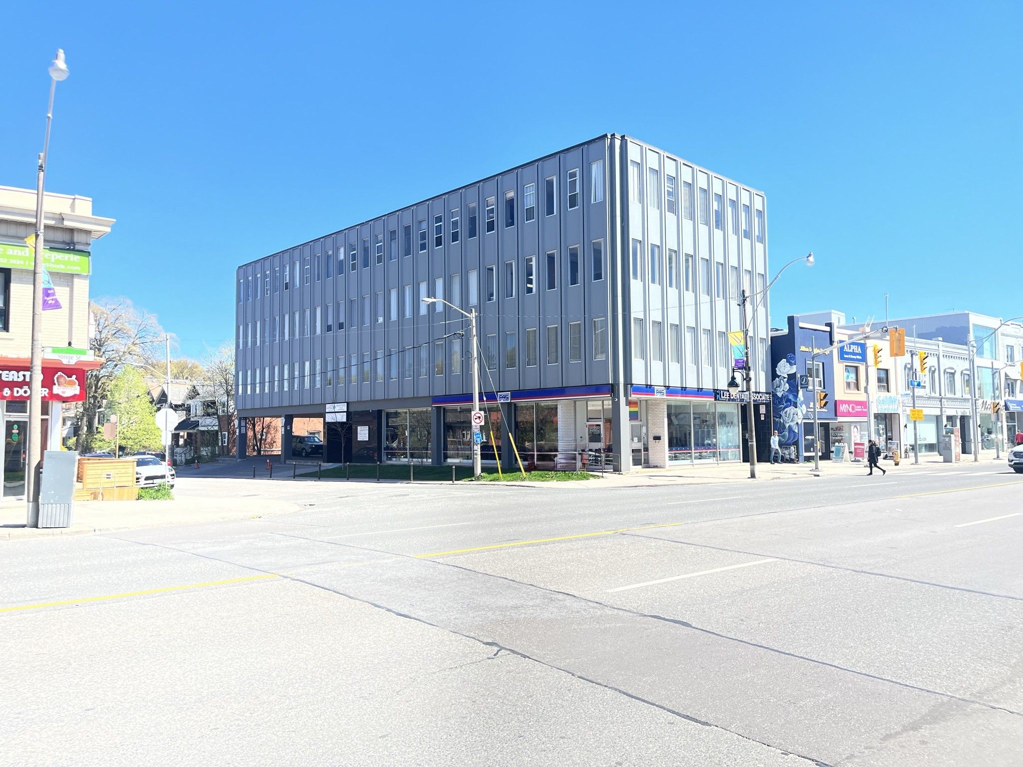 3335 Yonge Street 404, Toronto, On M4n 2m1