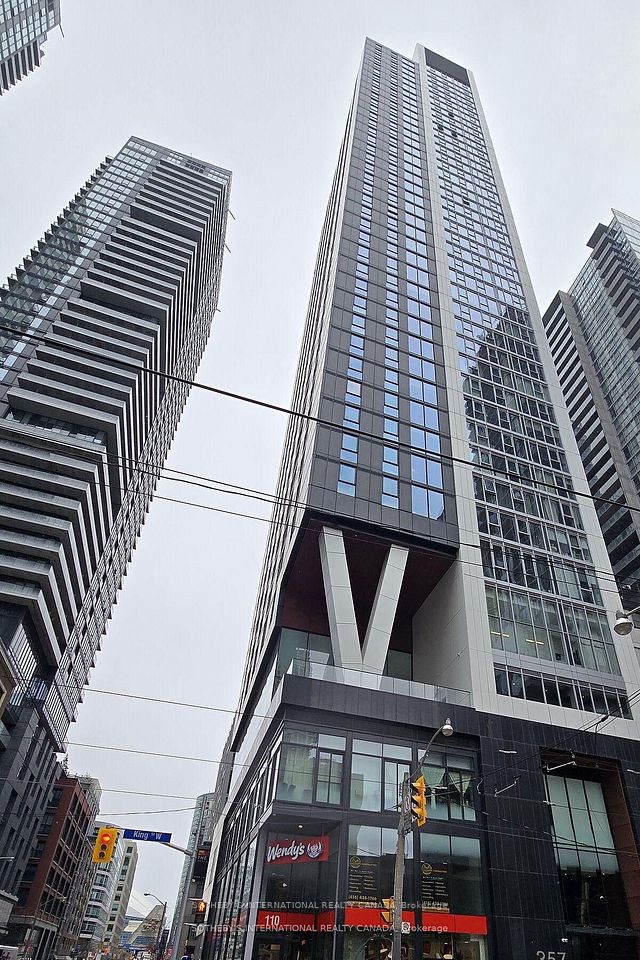 357 King Street W 2503, Toronto, On M5v 0s7