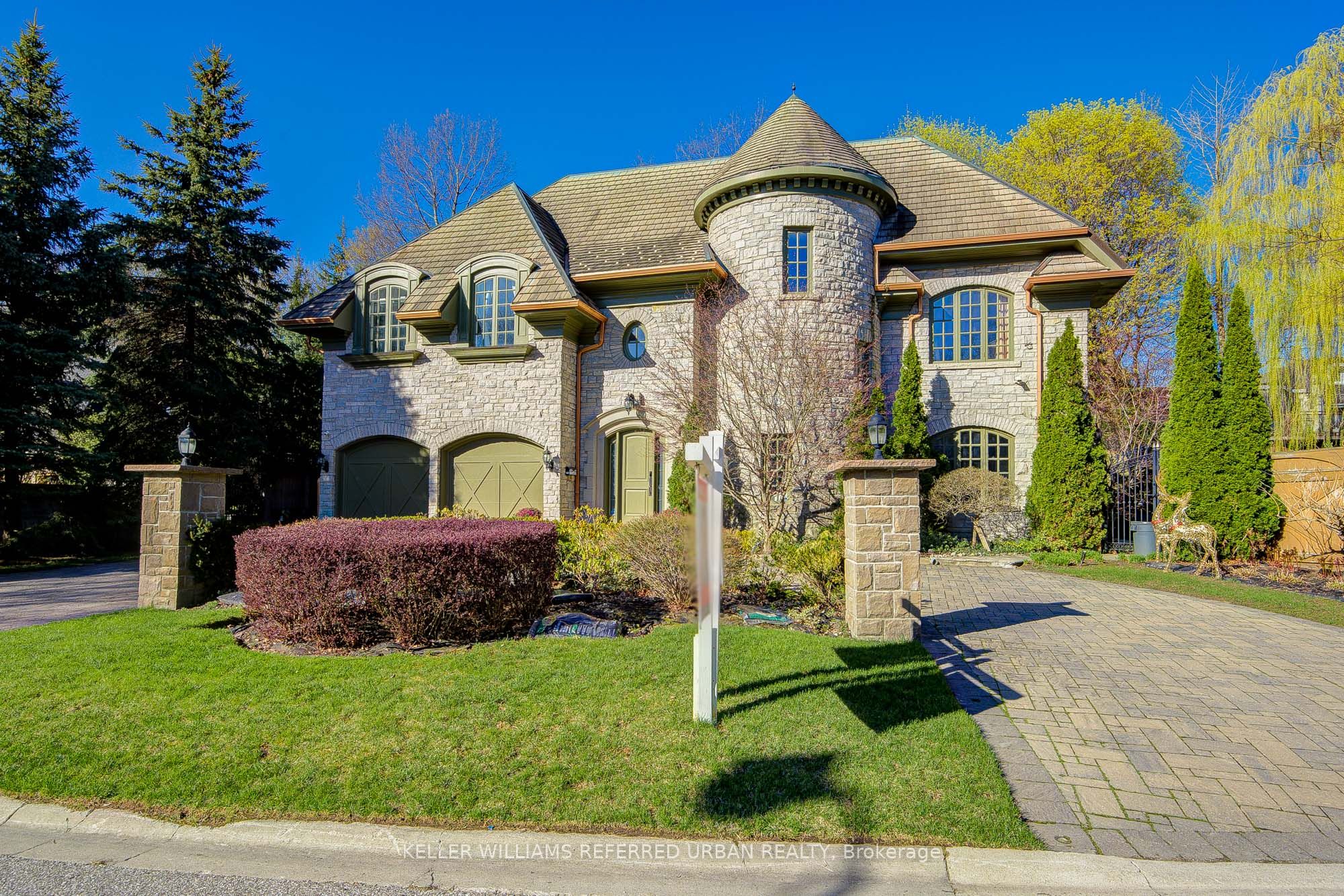 7 Legacy Court, Toronto, On M2l 2y7