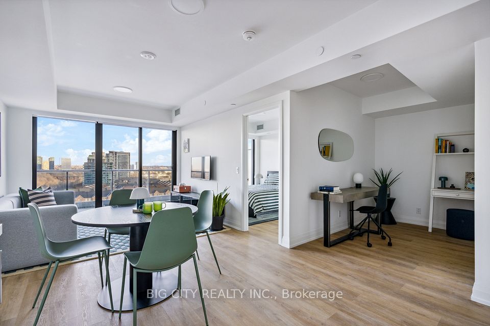 36 Brentcliffe Road 1509, Toronto, On M4g 0e1