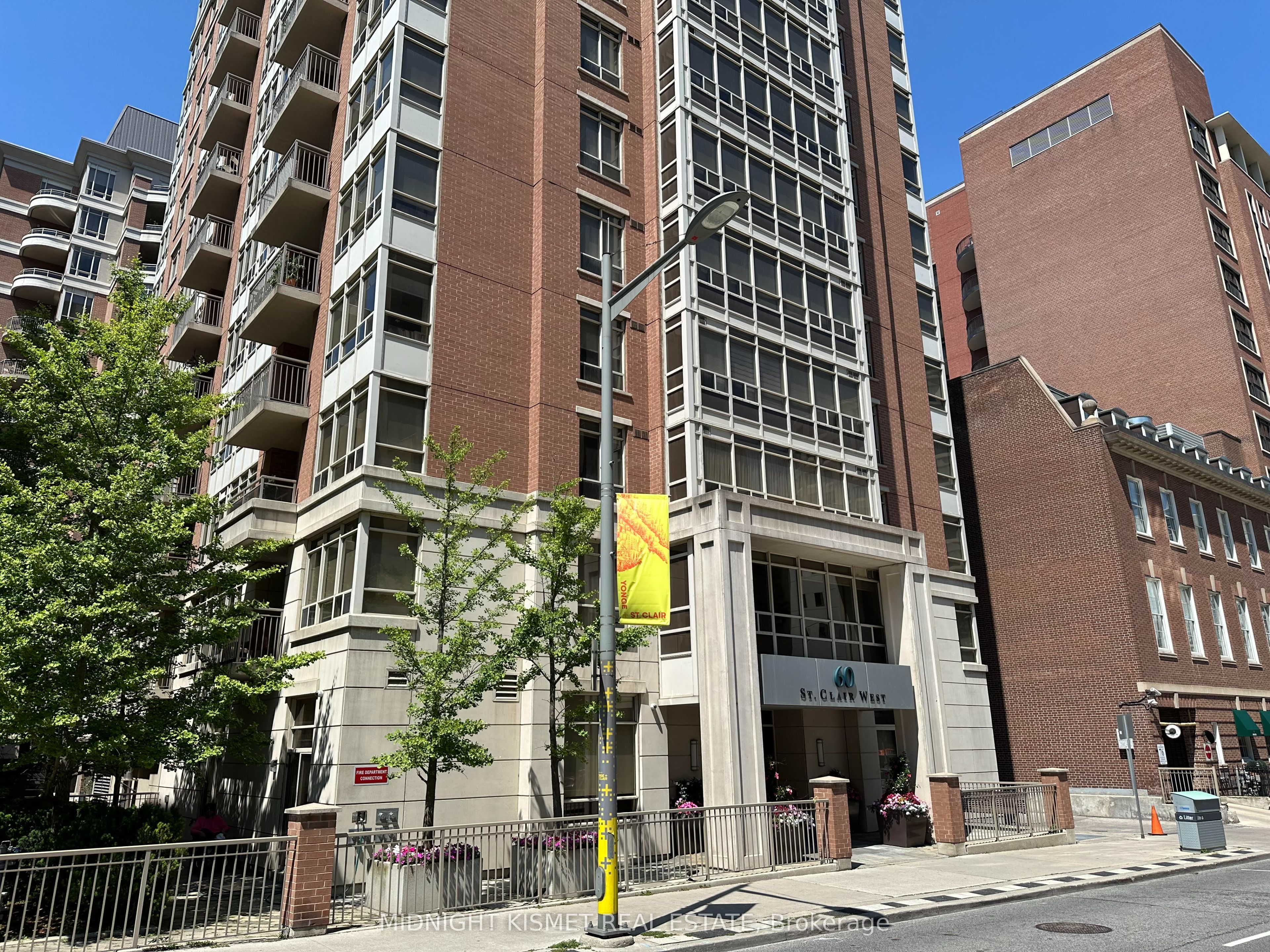 60 St Clair Avenue W 502, Toronto, On M4v 1m7