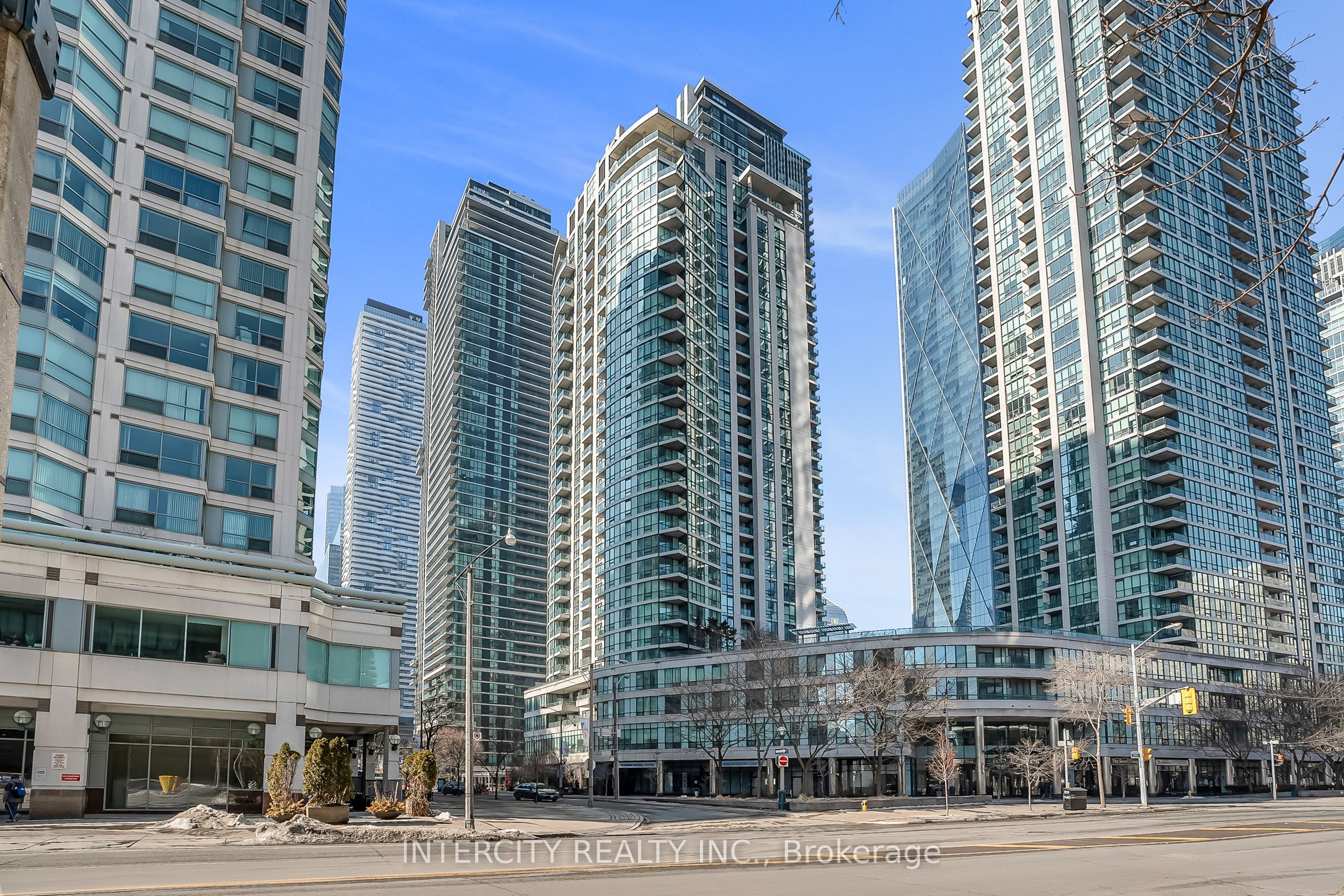 12 Yonge Street 1010, Toronto, On M5e 1z9