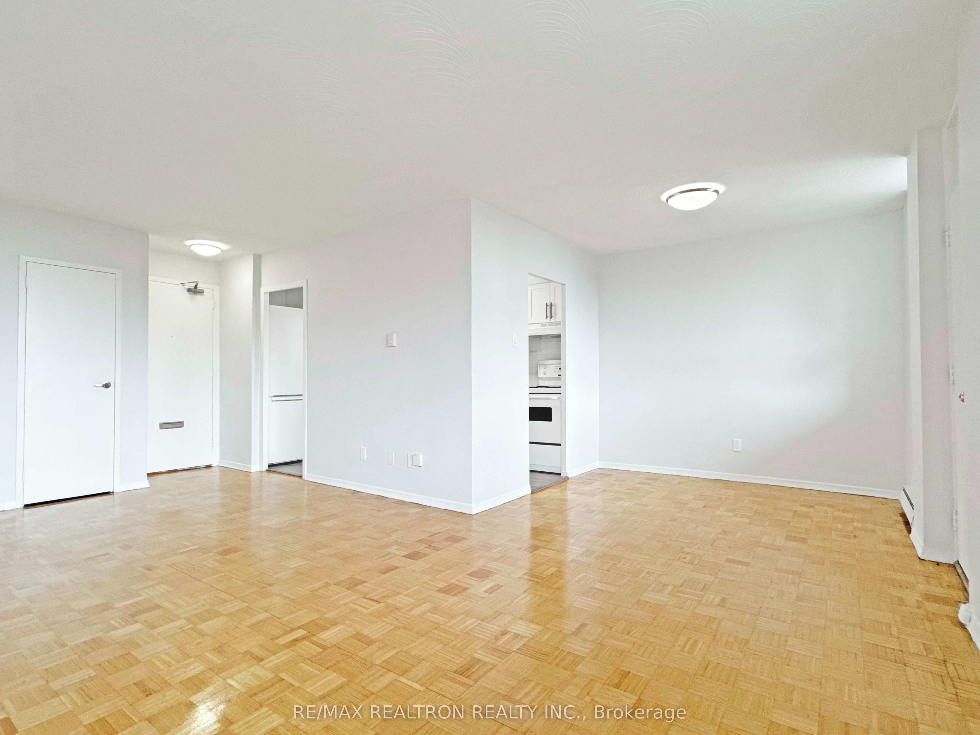 525 Eglinton Avenue E 804, Toronto, On M4p 2p6