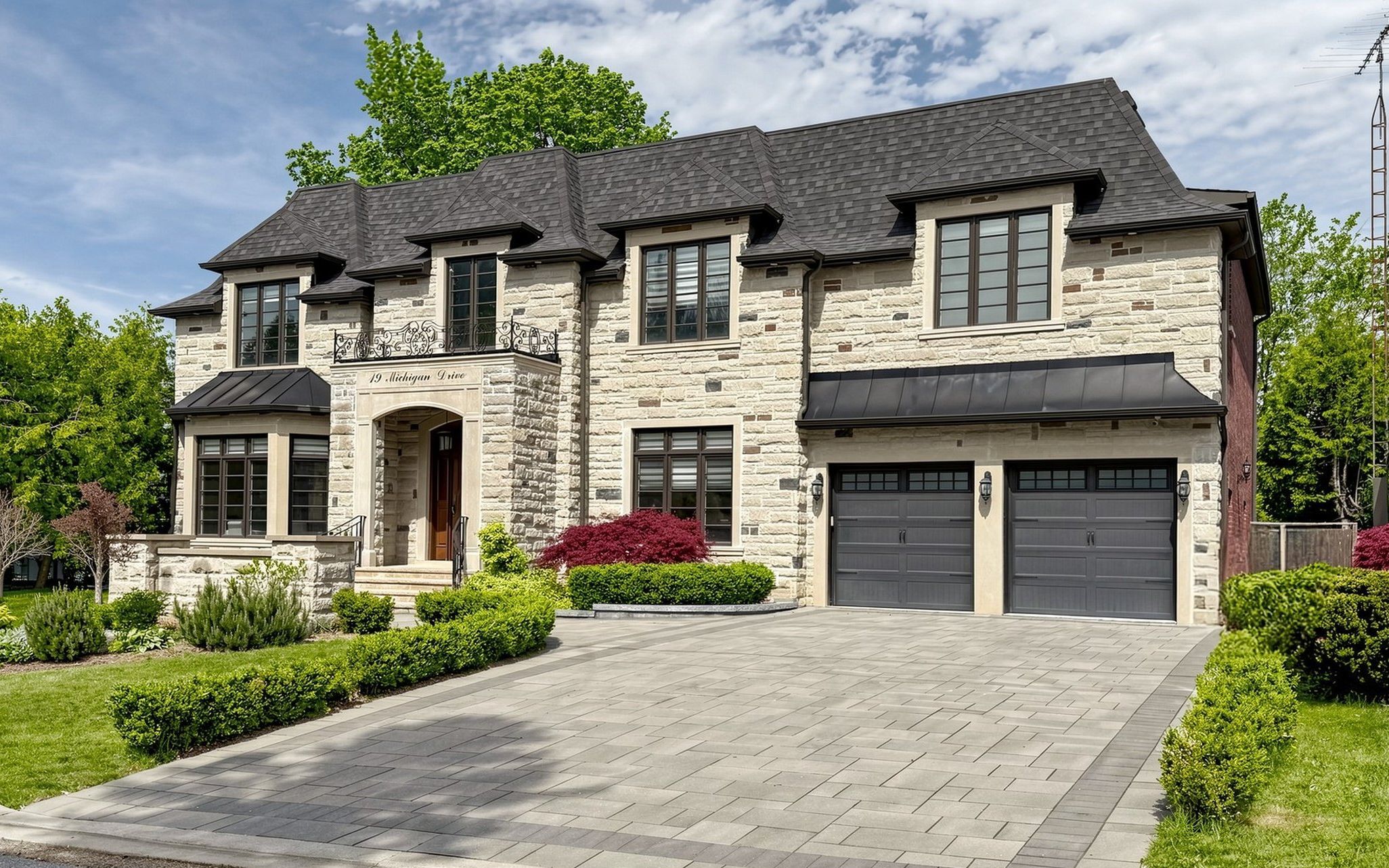 19 Michigan Drive, Toronto, On M2m 3h9