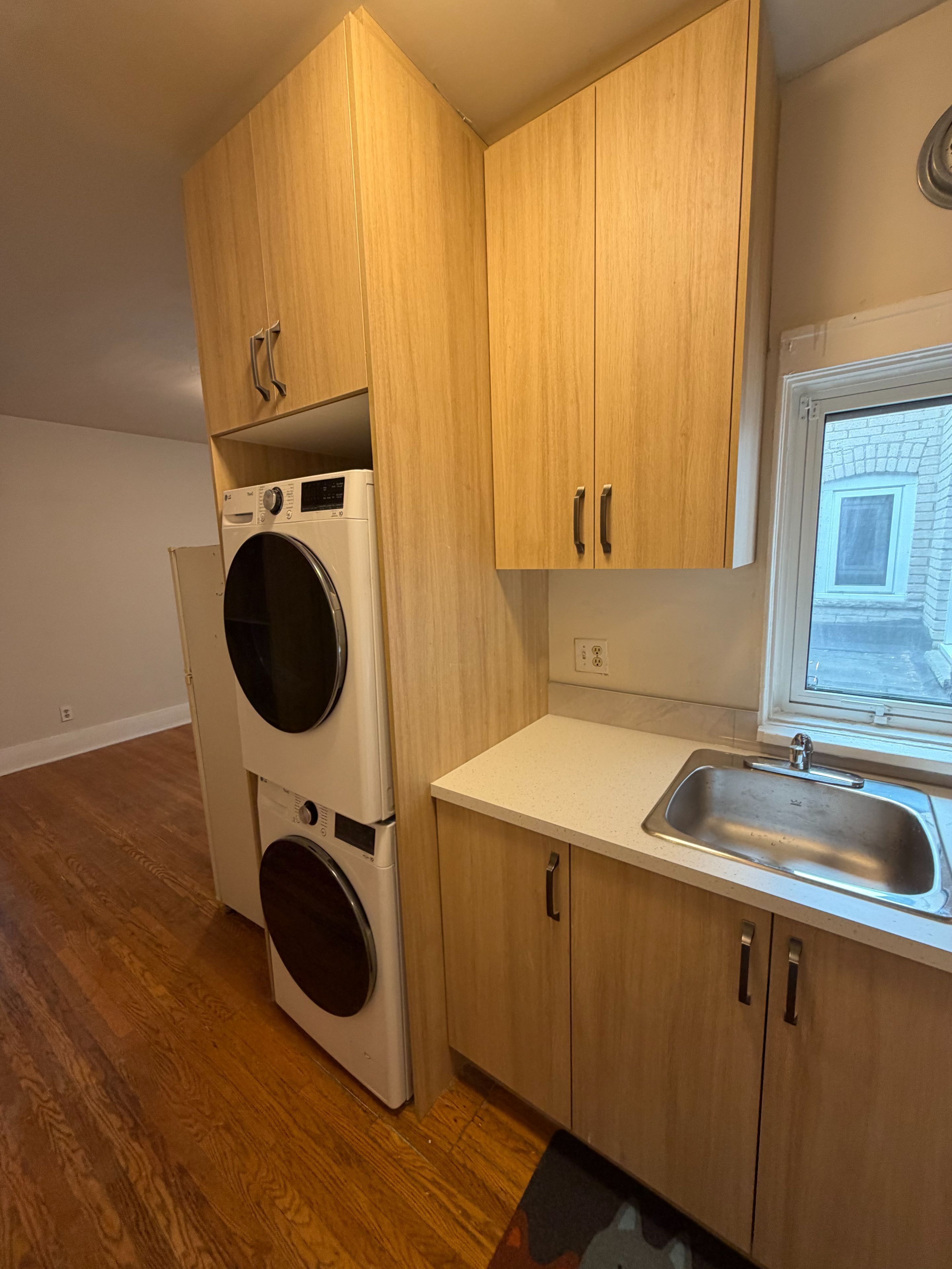 559a Mt Pleasant Road, Toronto, On M4s 2m5