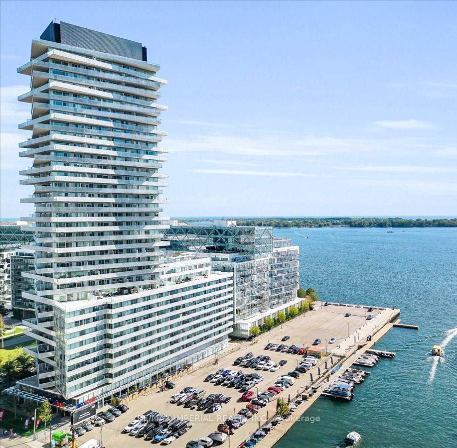 15 Queens Quay E 205, Toronto, On M5e 0a5