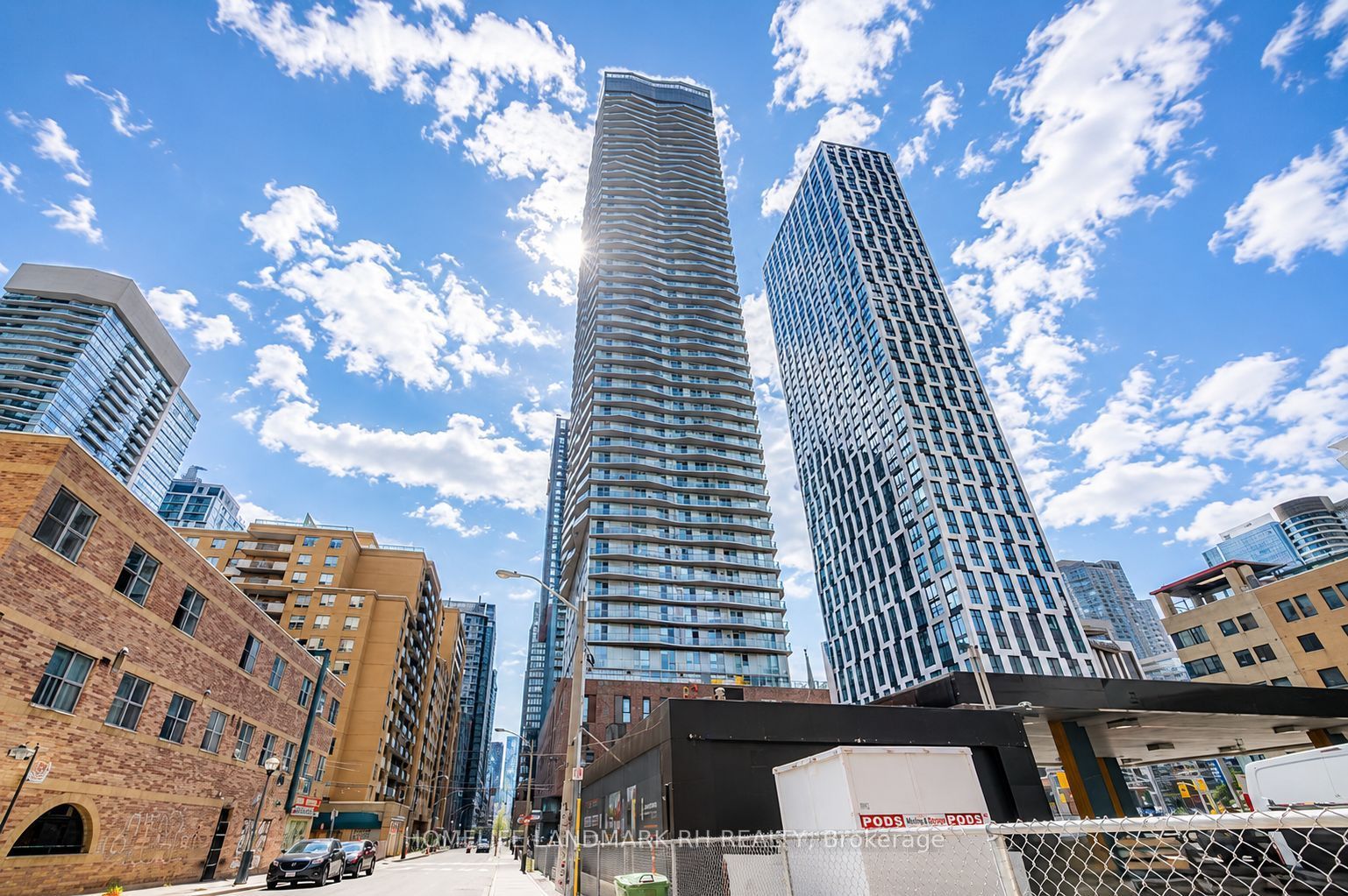 100 Dalhousie Street 4805, Toronto, On M5b 0c7