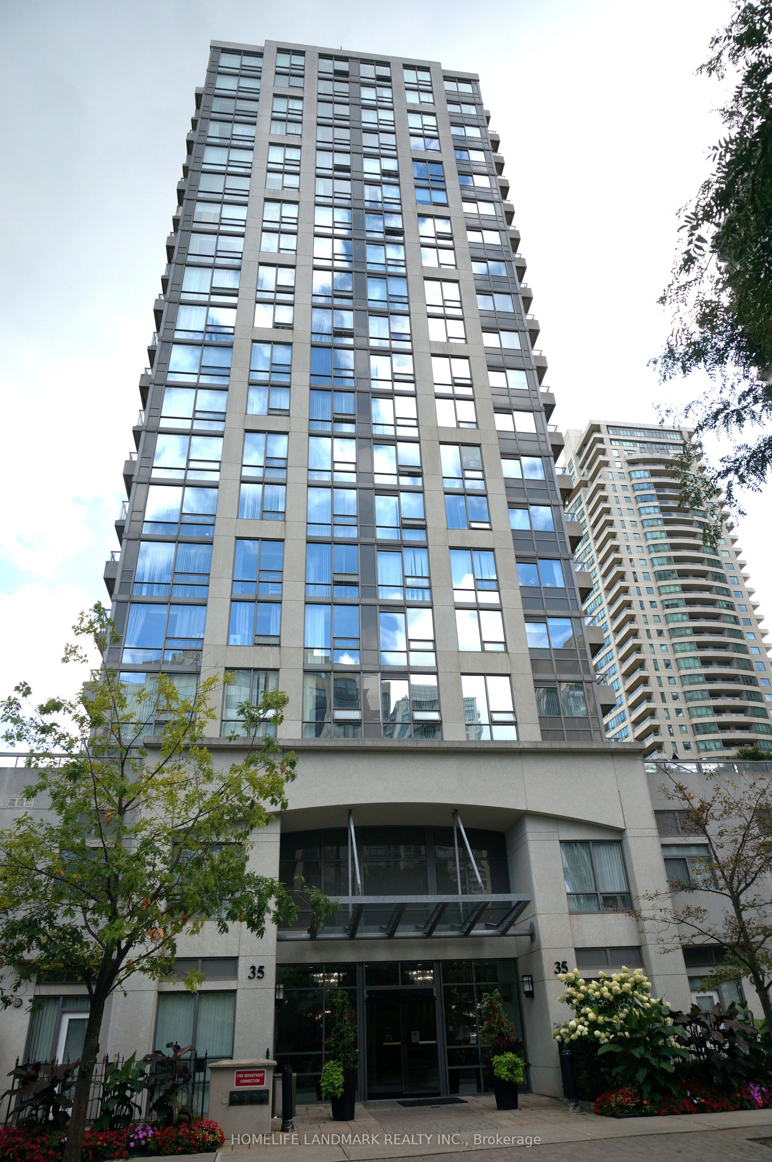 35 Hollywood Avenue 1606, Toronto, On M2n 0a9
