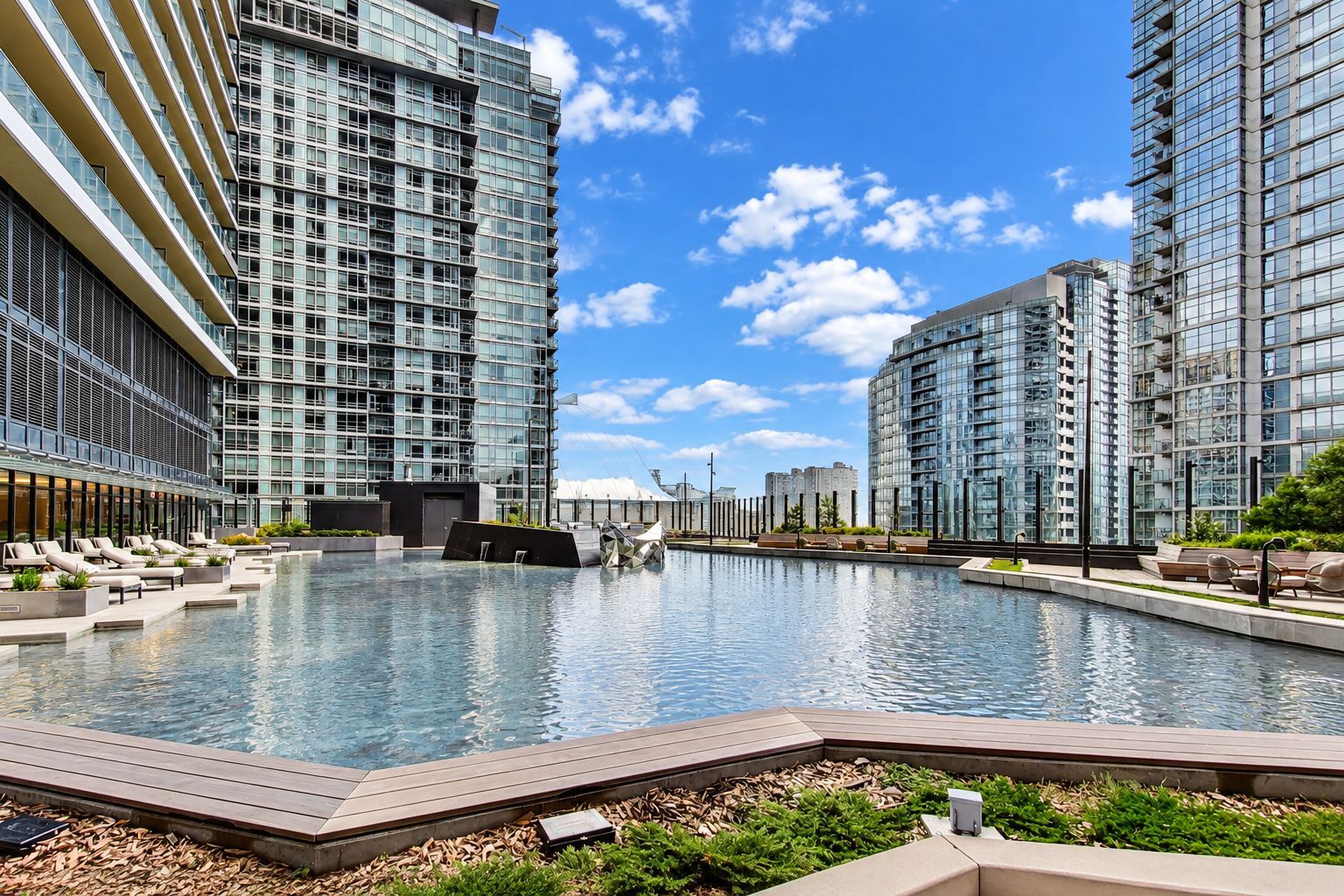 3 Concord Cityplace Way 530, Toronto, On M5v 0x4