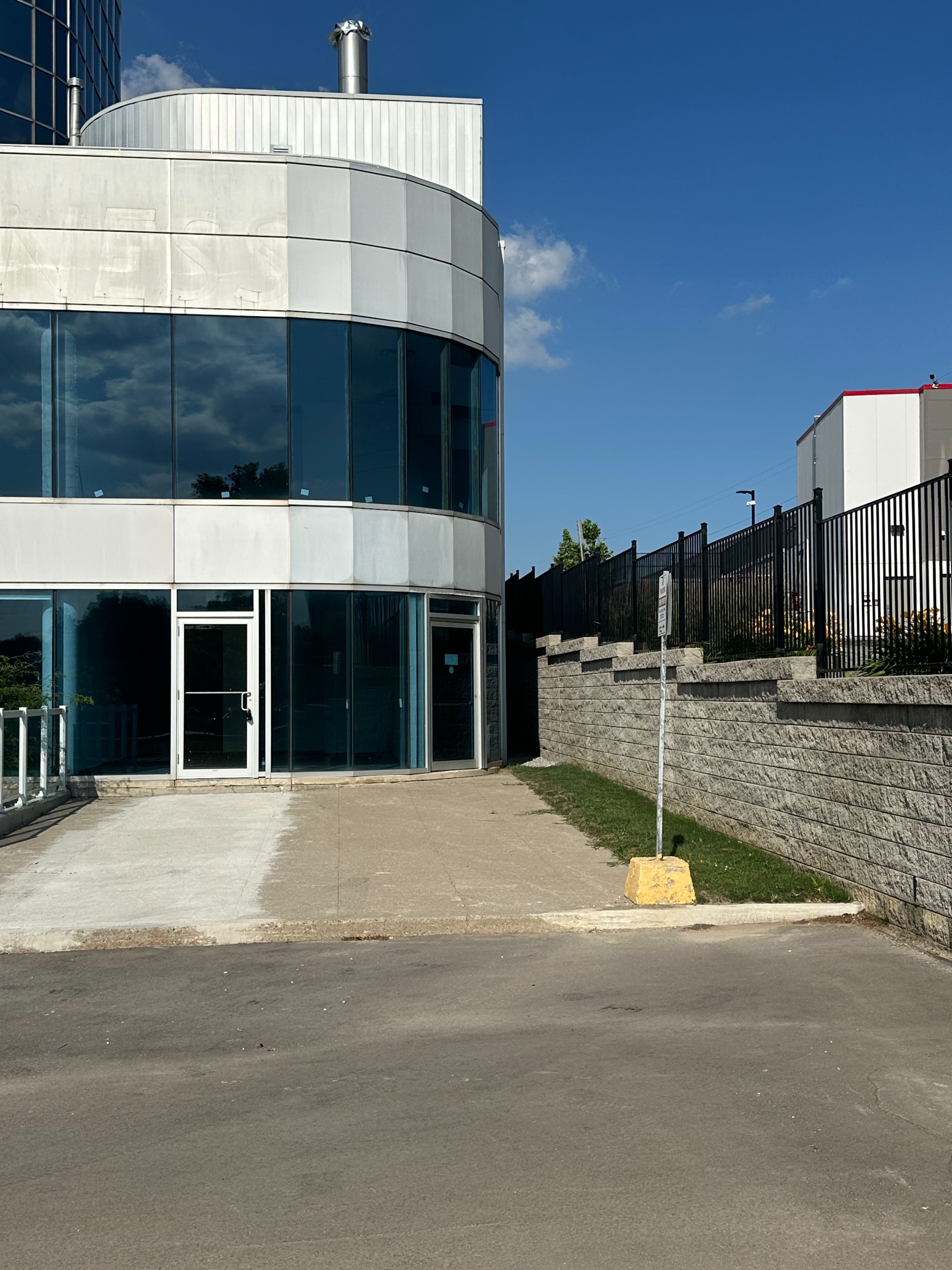105 Gordon Baker Road 104, Toronto, On M2h 3p8