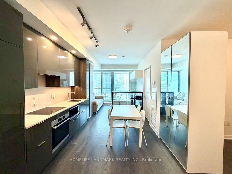 28 Freeland Street 1205, Toronto, On M5e 0e3