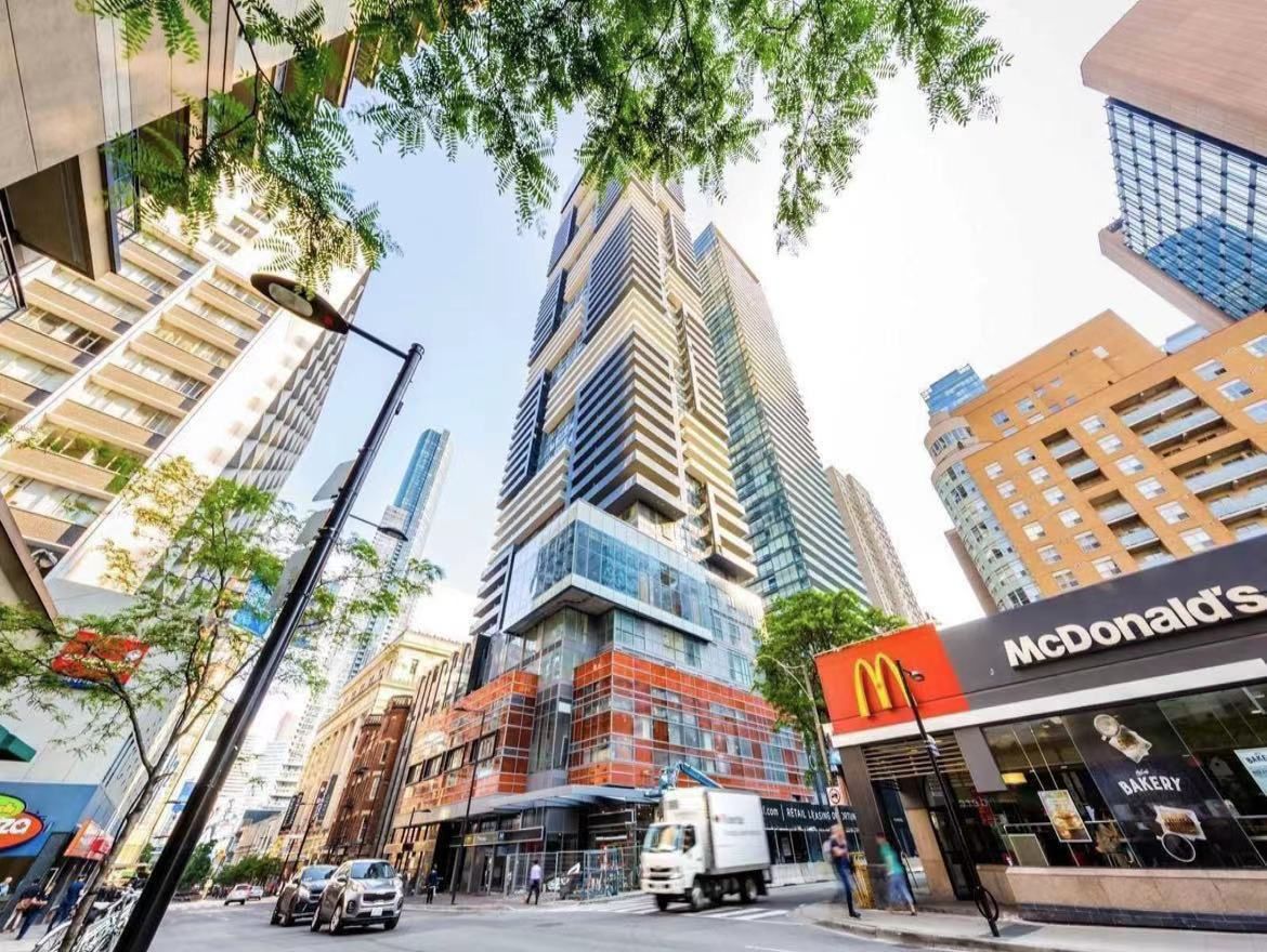 7 Grenville Street 4502, Toronto, On M4y 0e9