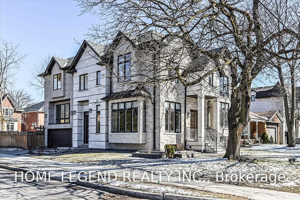 272 Hillcrest Avenue, Toronto, On M2n 3p4