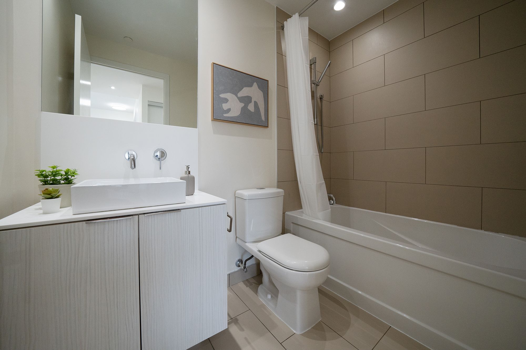 159 Dundas Street E 1809, Toronto, On M5b 1e4
