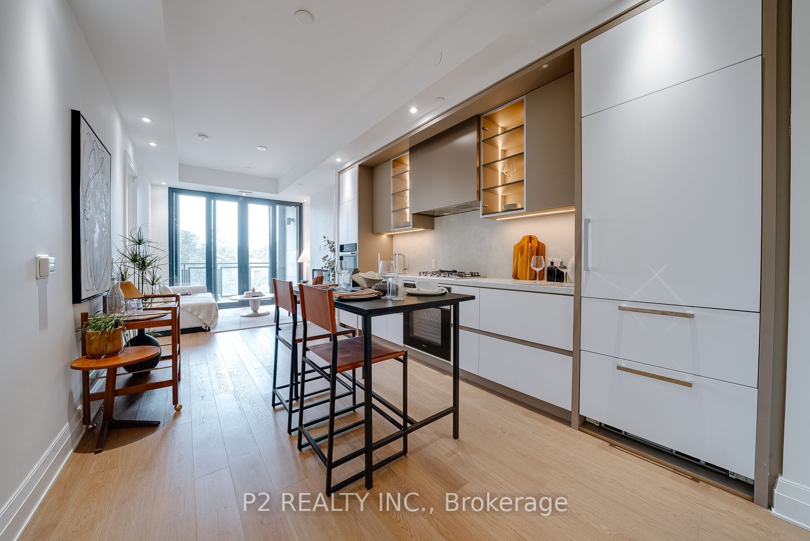 2 Forest Hill Road 406, Toronto, On M4v 2l3